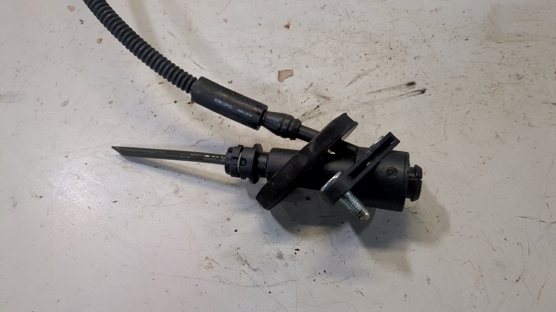 Цилиндр сцепления главный