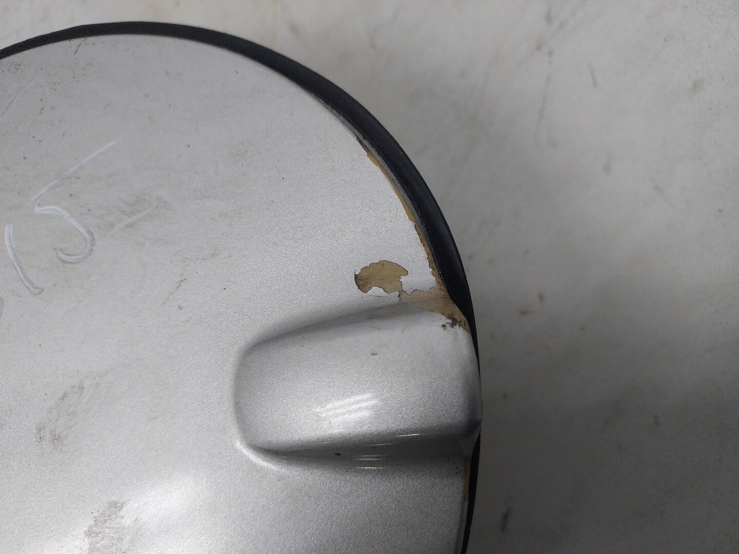 Лючок бензобака