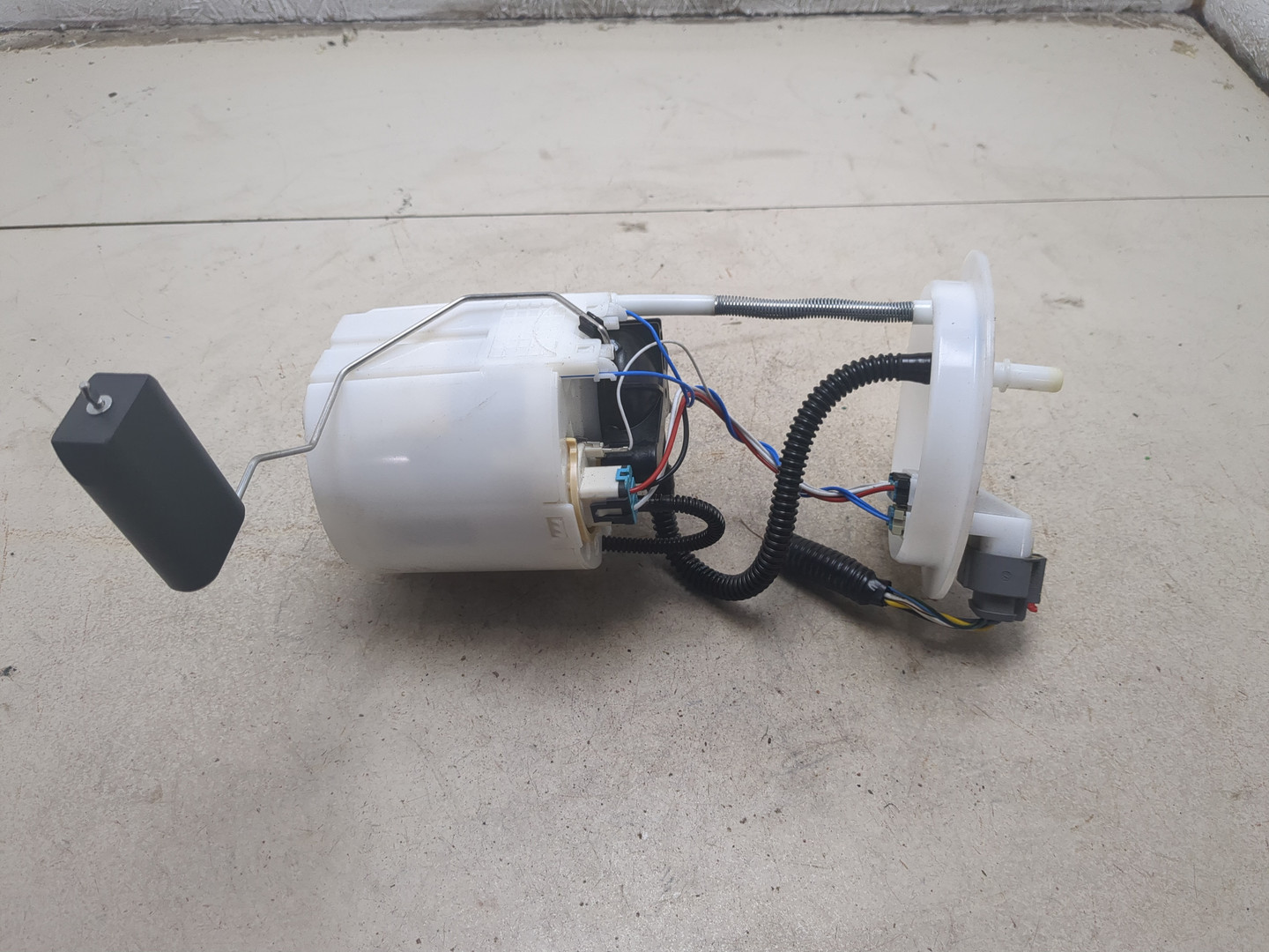 Насос топливный электрический