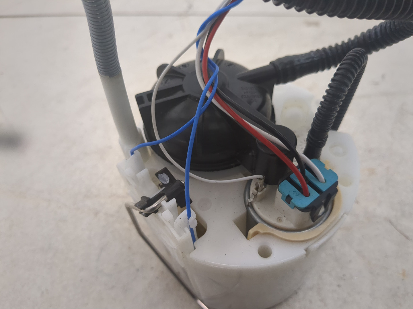 Насос топливный электрический