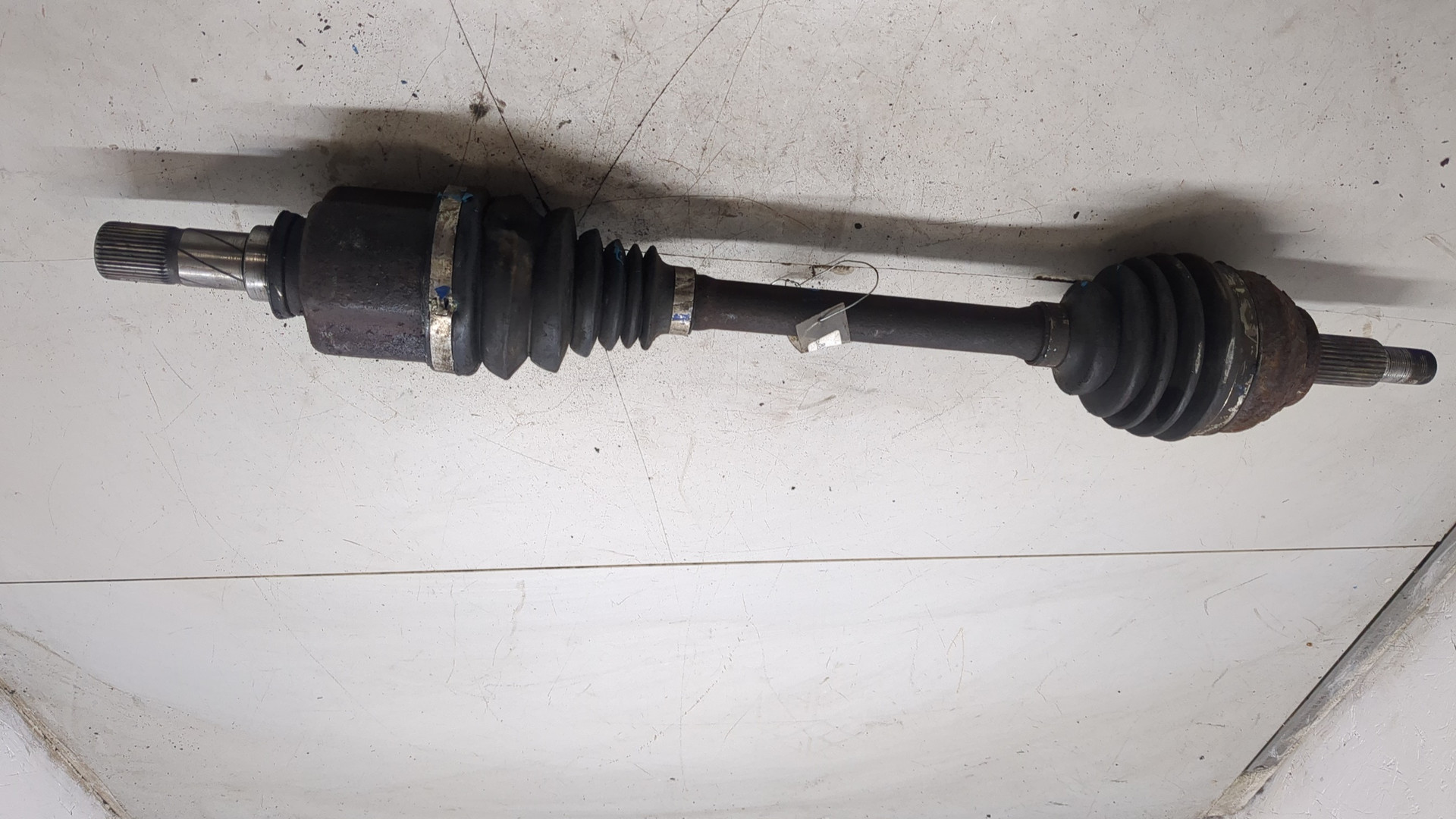 Полуось передняя левая