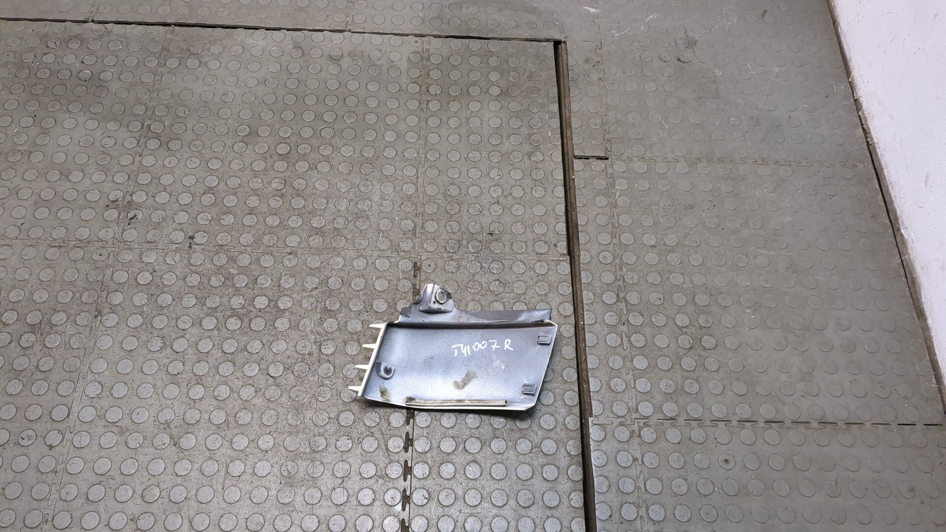 Молдинг лобового стекла