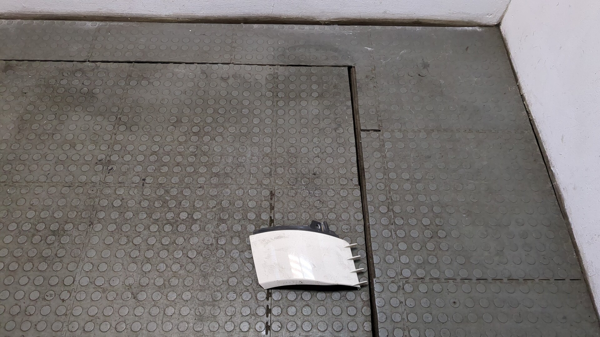 Молдинг лобового стекла