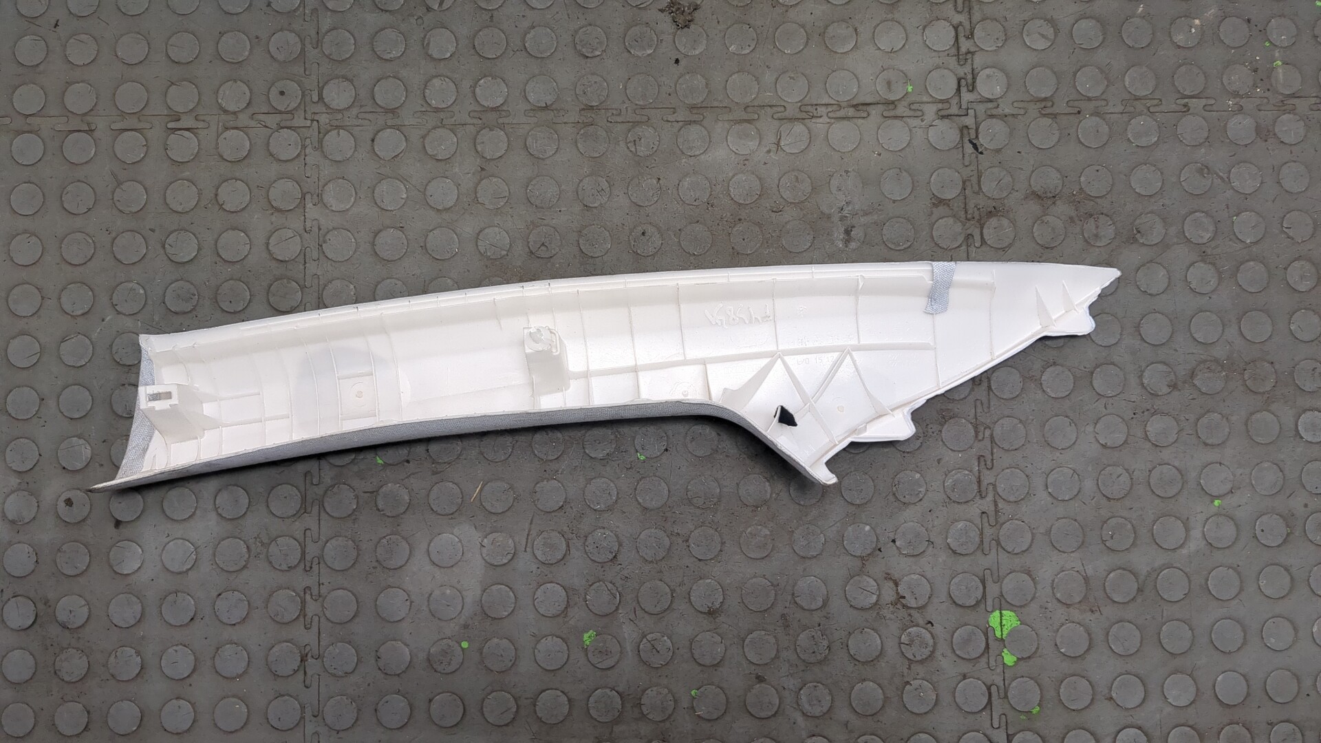 Обшивка стойки