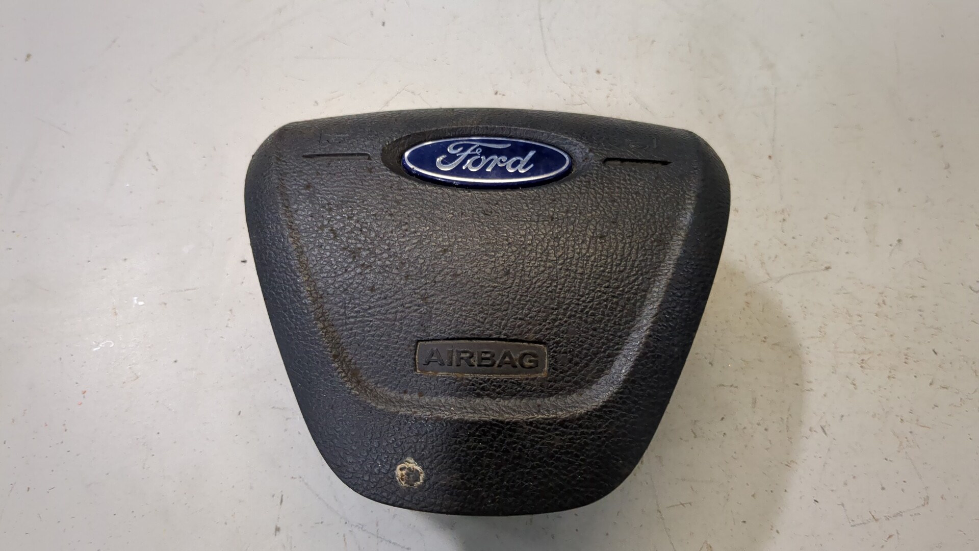 Подушка безопасности в рулевое колесо