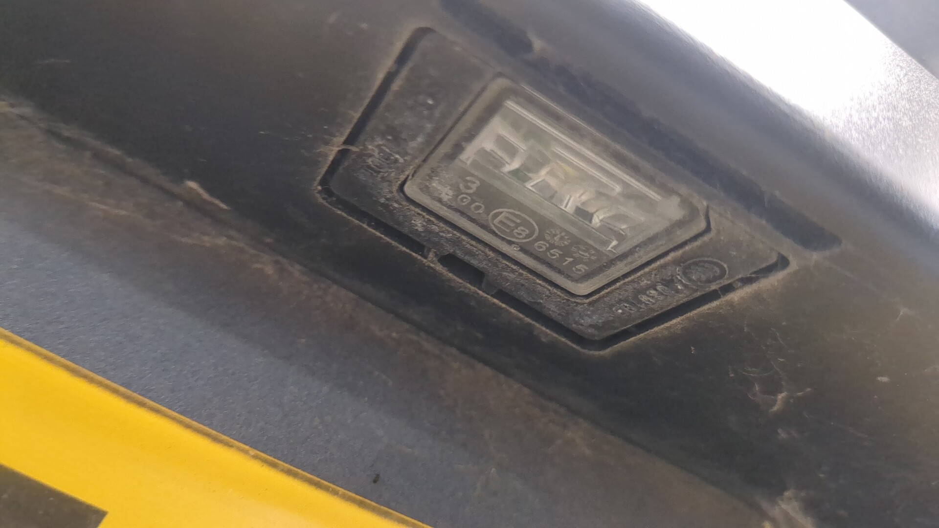 Дверь багажника левая