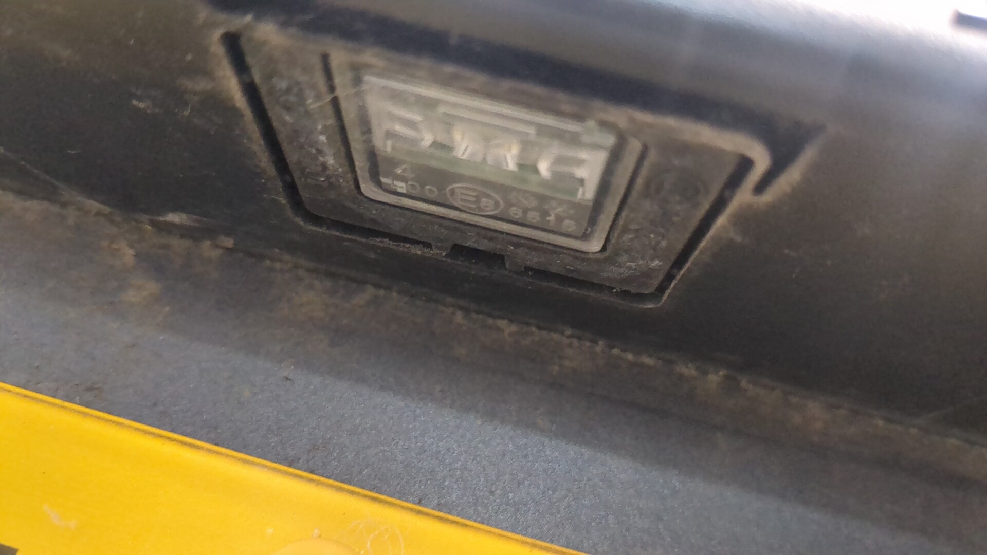 Дверь багажника левая