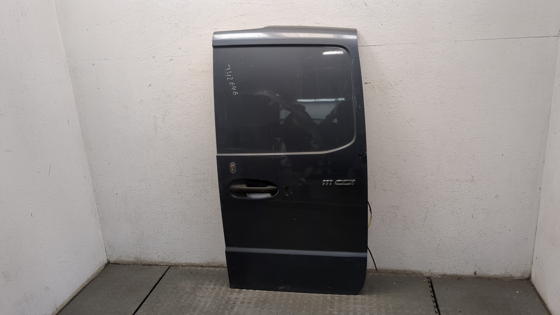 Дверь багажника правая