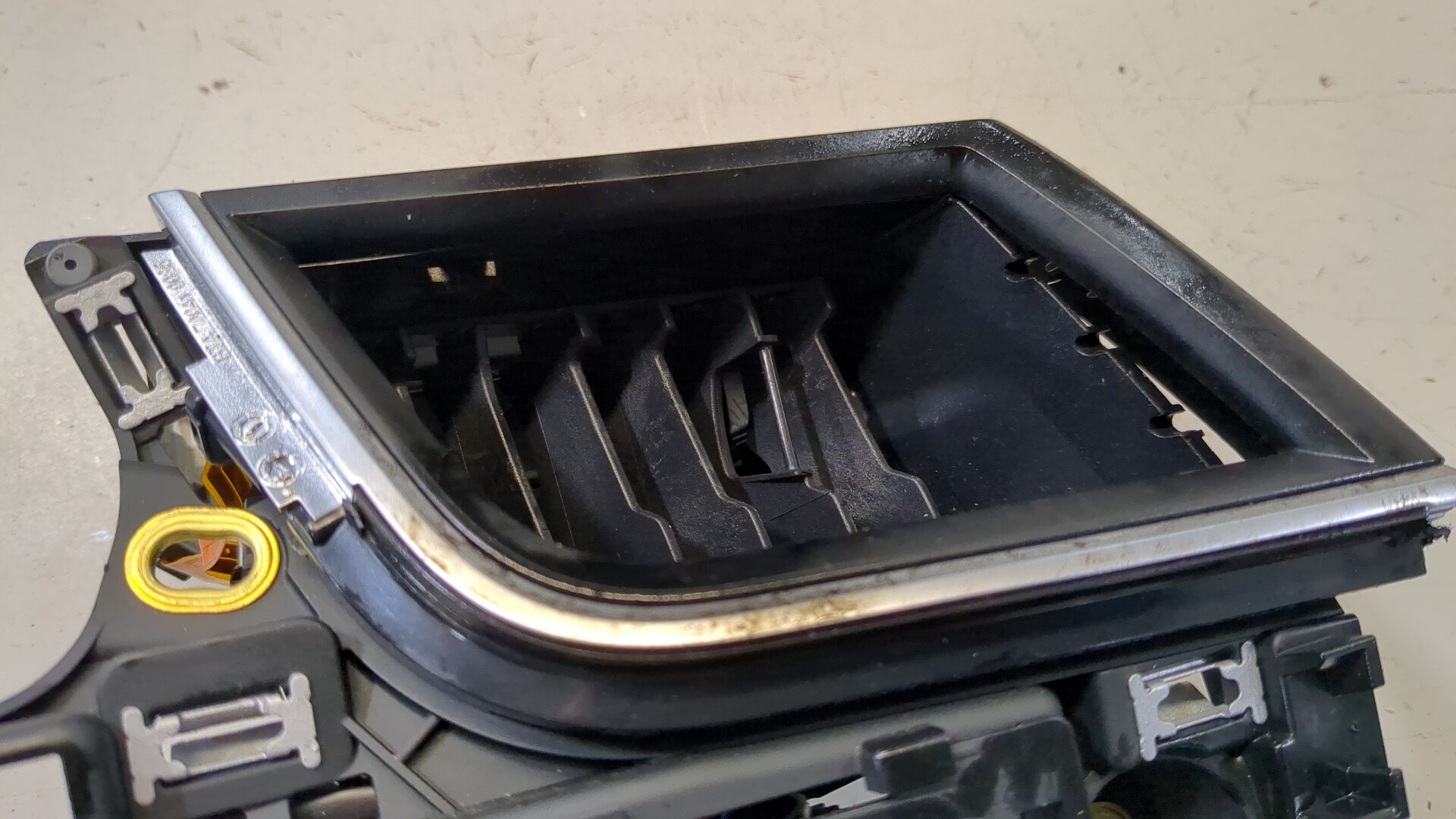 Дефлектор воздушный