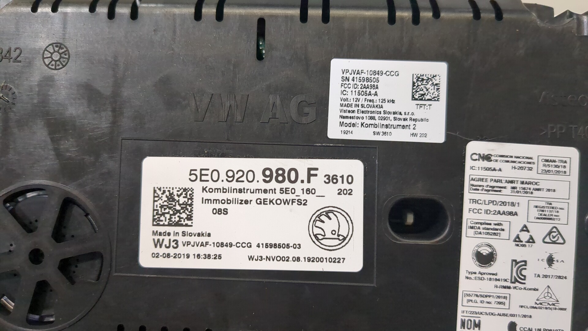 Панель приборов