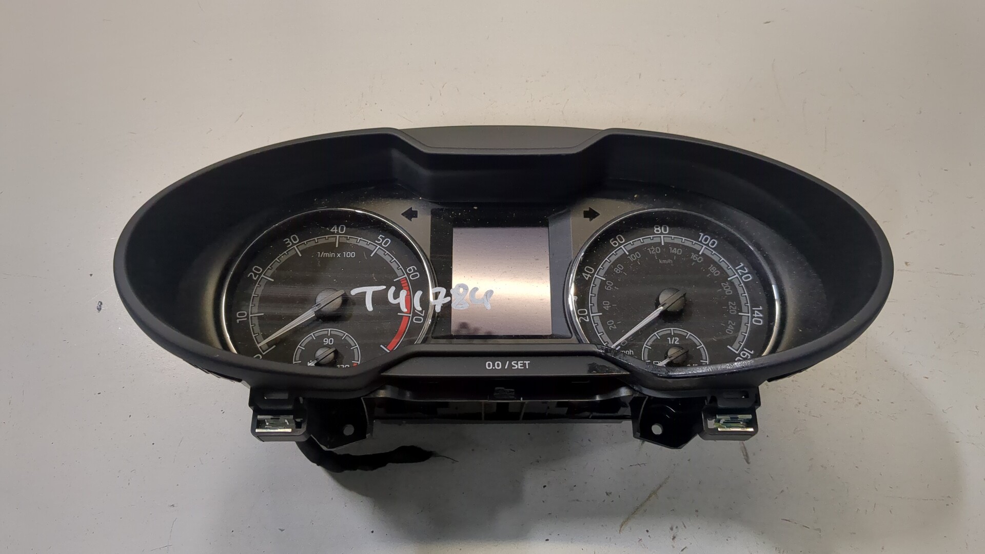 Панель приборов