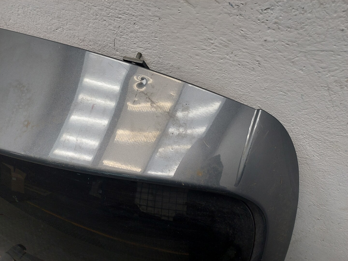 Дверь багажника