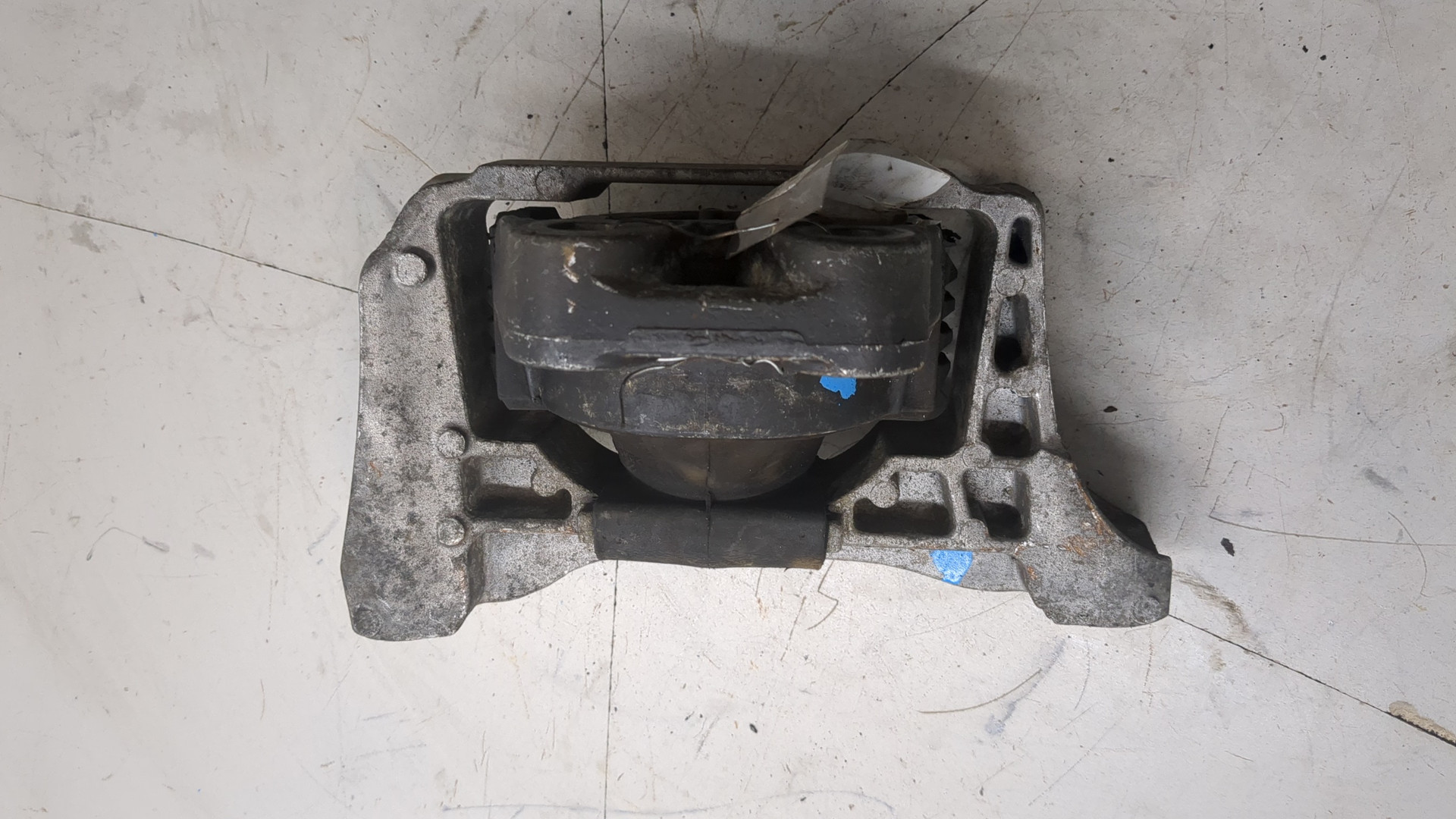 Опора двигателя