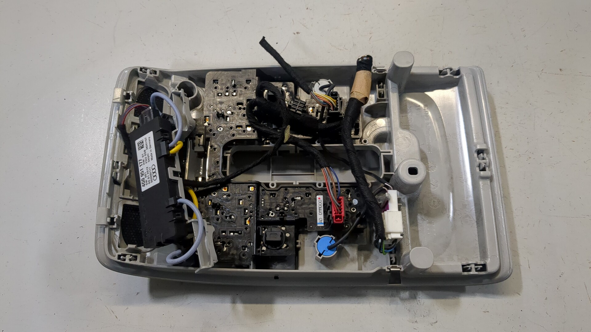 Плафон салонный