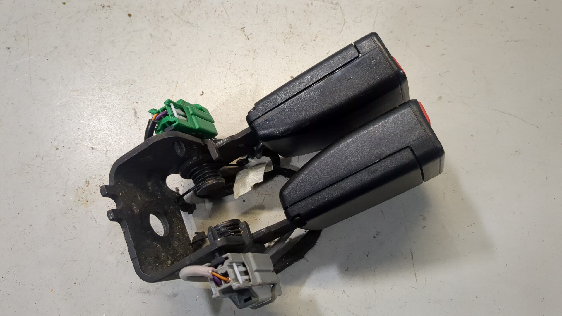 Ответная часть ремня безопасности