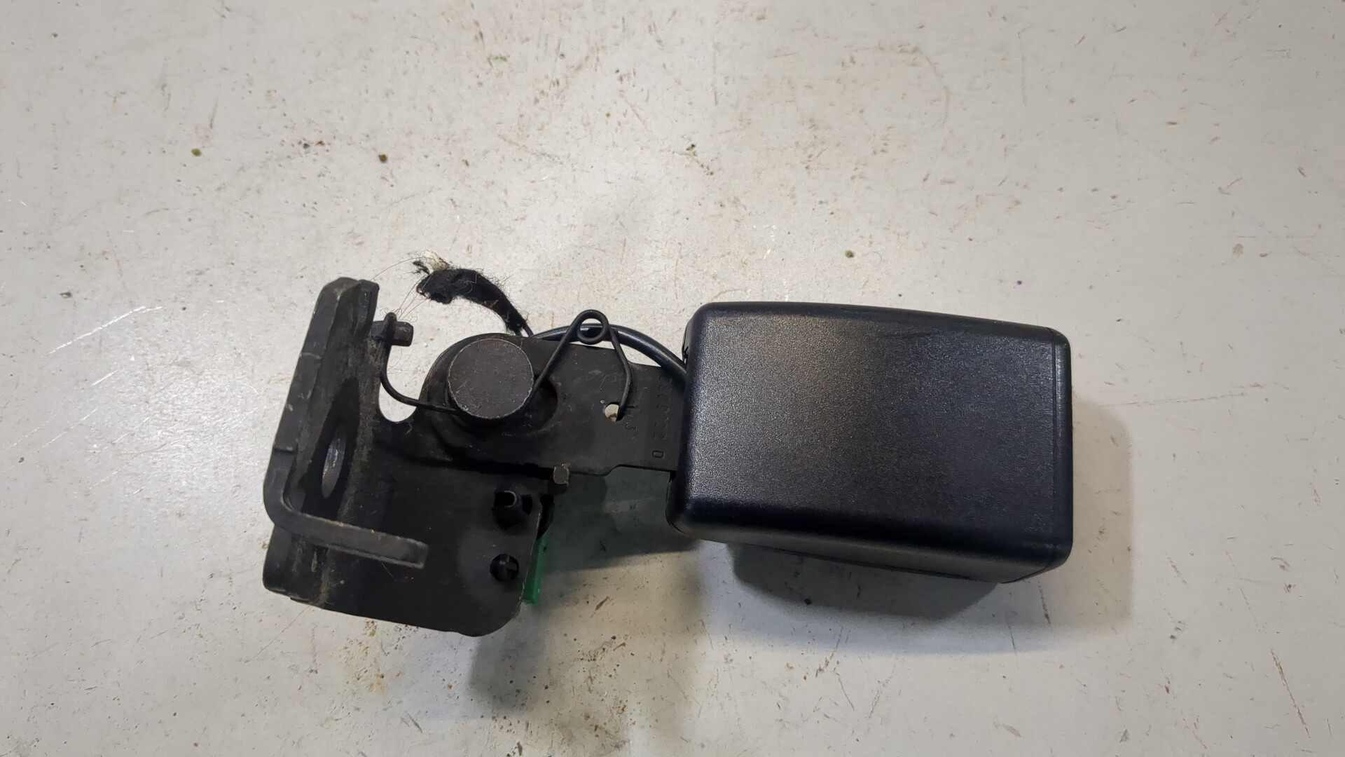 Ответная часть ремня безопасности