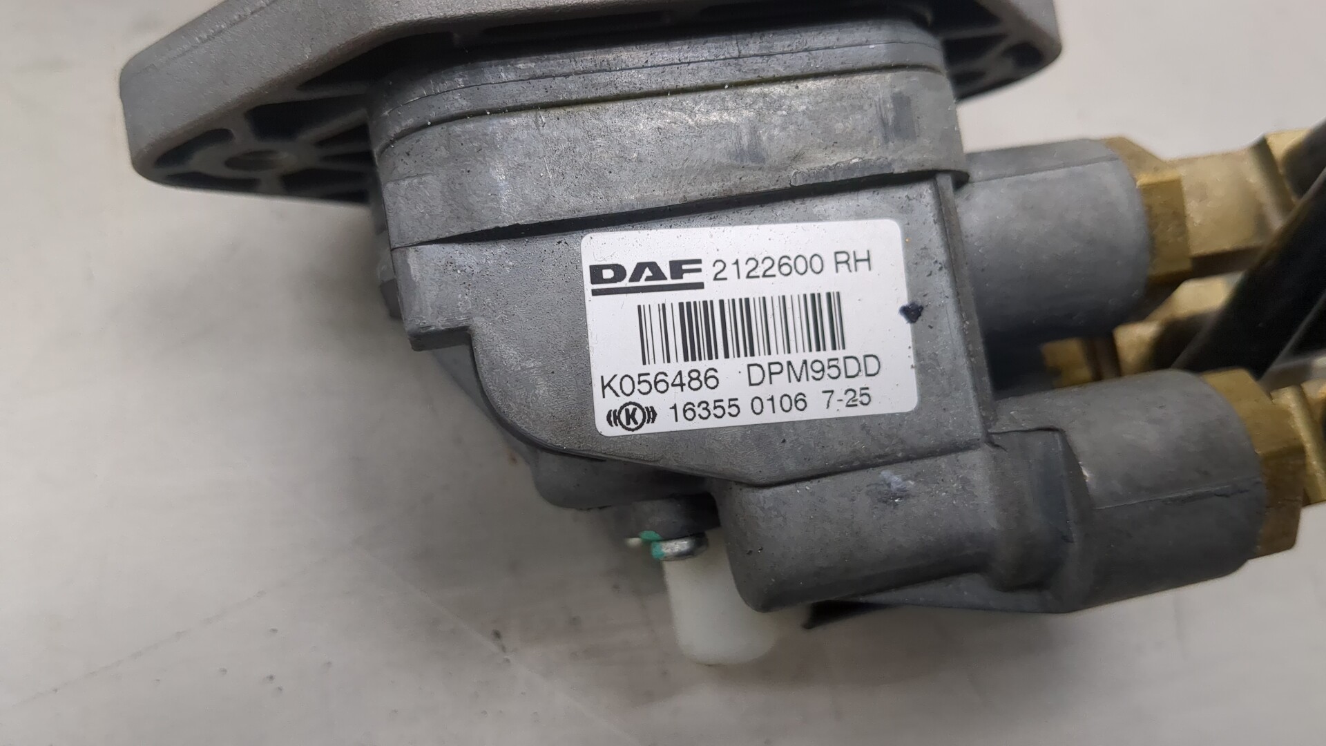 Кран ручного тормоза