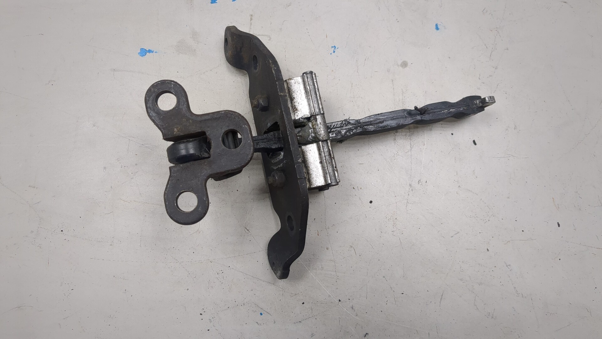 Ограничитель двери