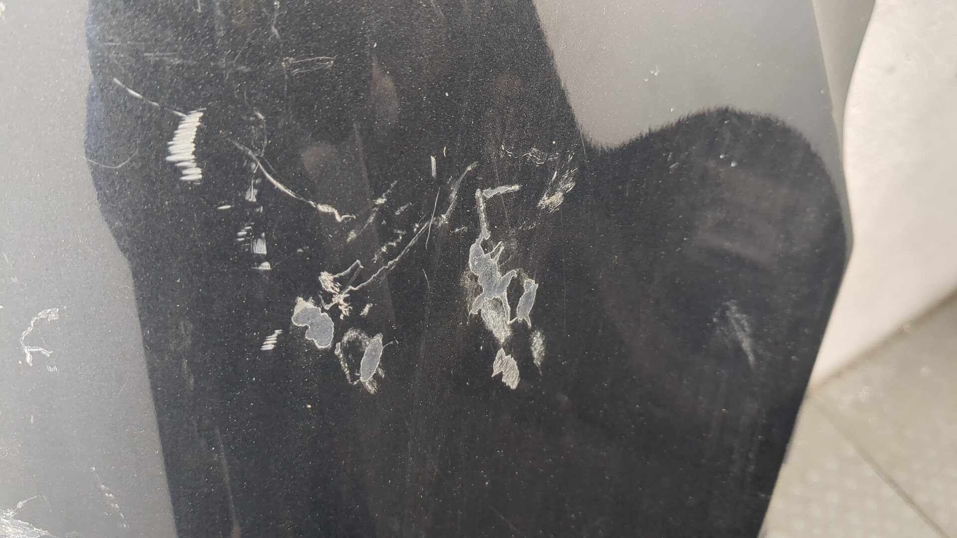 Крыло переднее правое