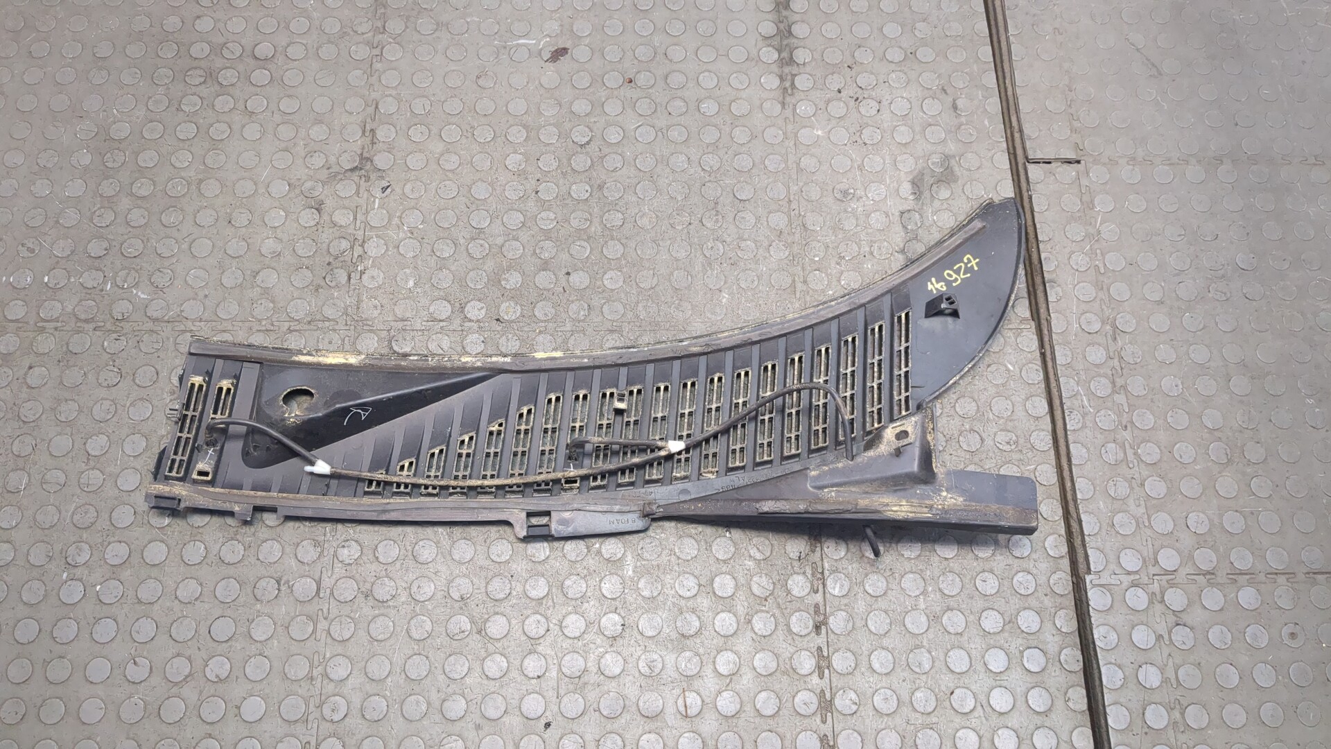 Решетка стеклоочистителей (Жабо)