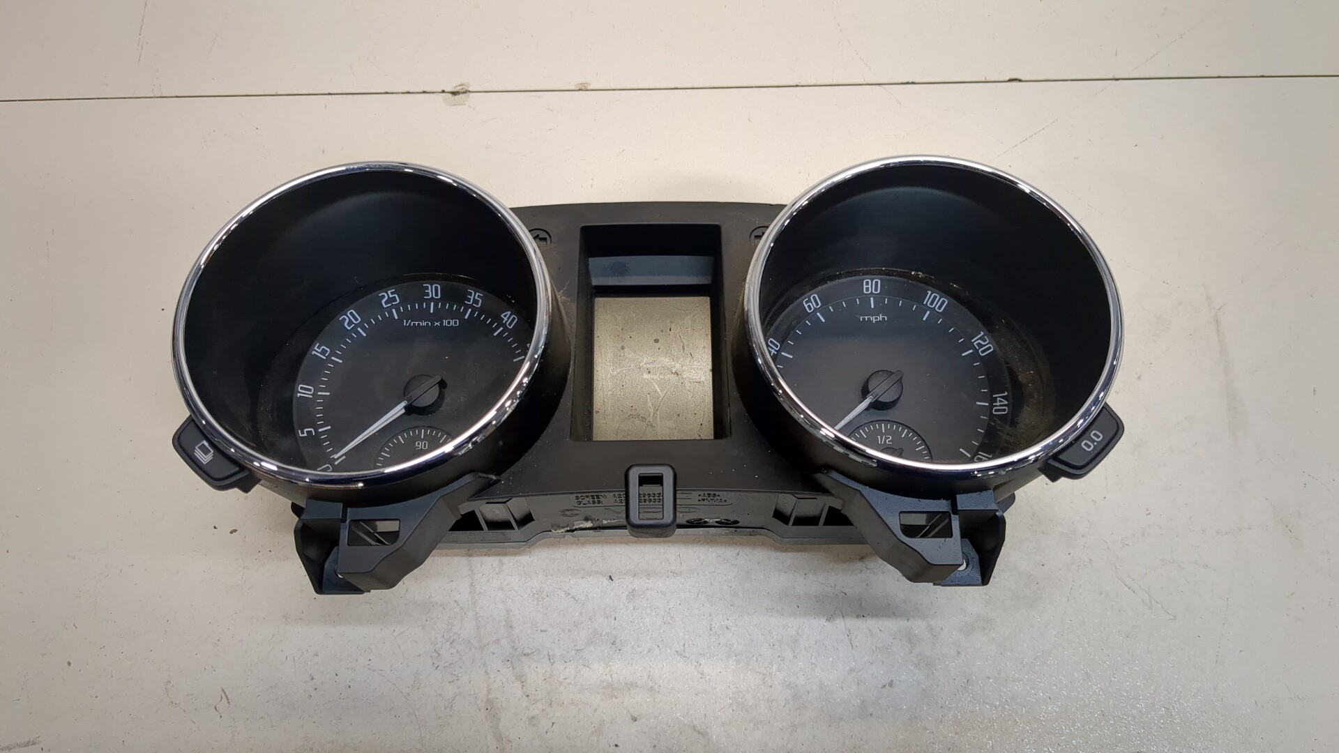 Панель приборов