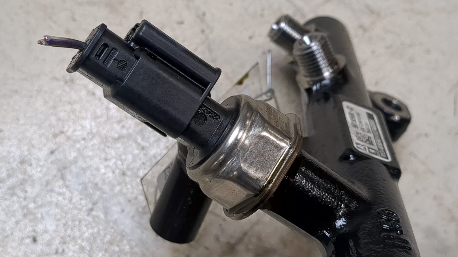 Рейка топливная (рампа)