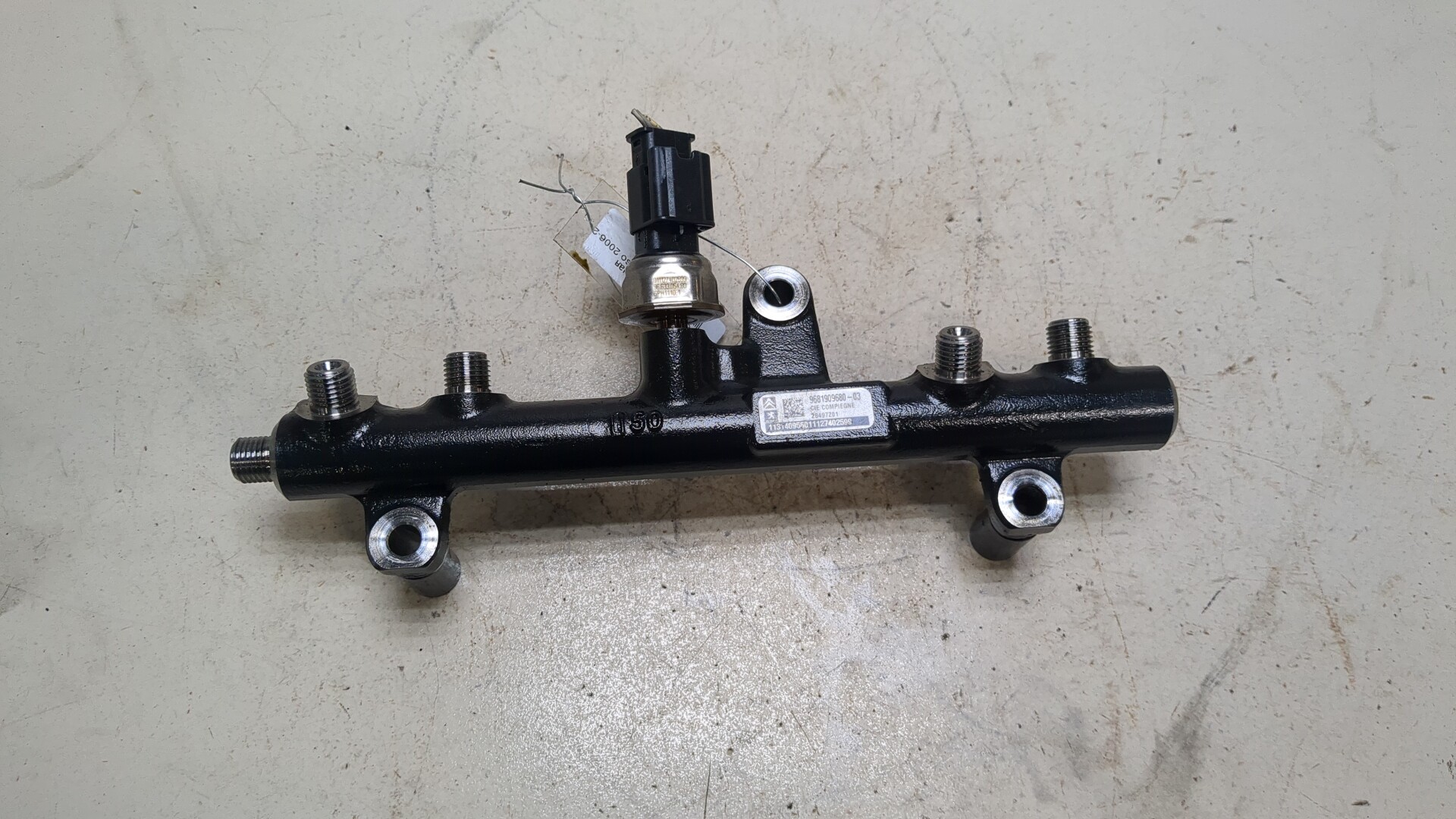 Рейка топливная (рампа)