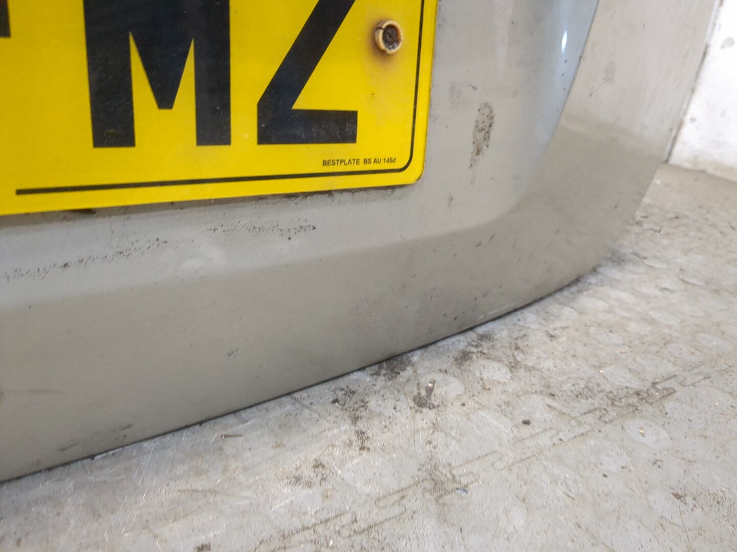 Дверь багажника