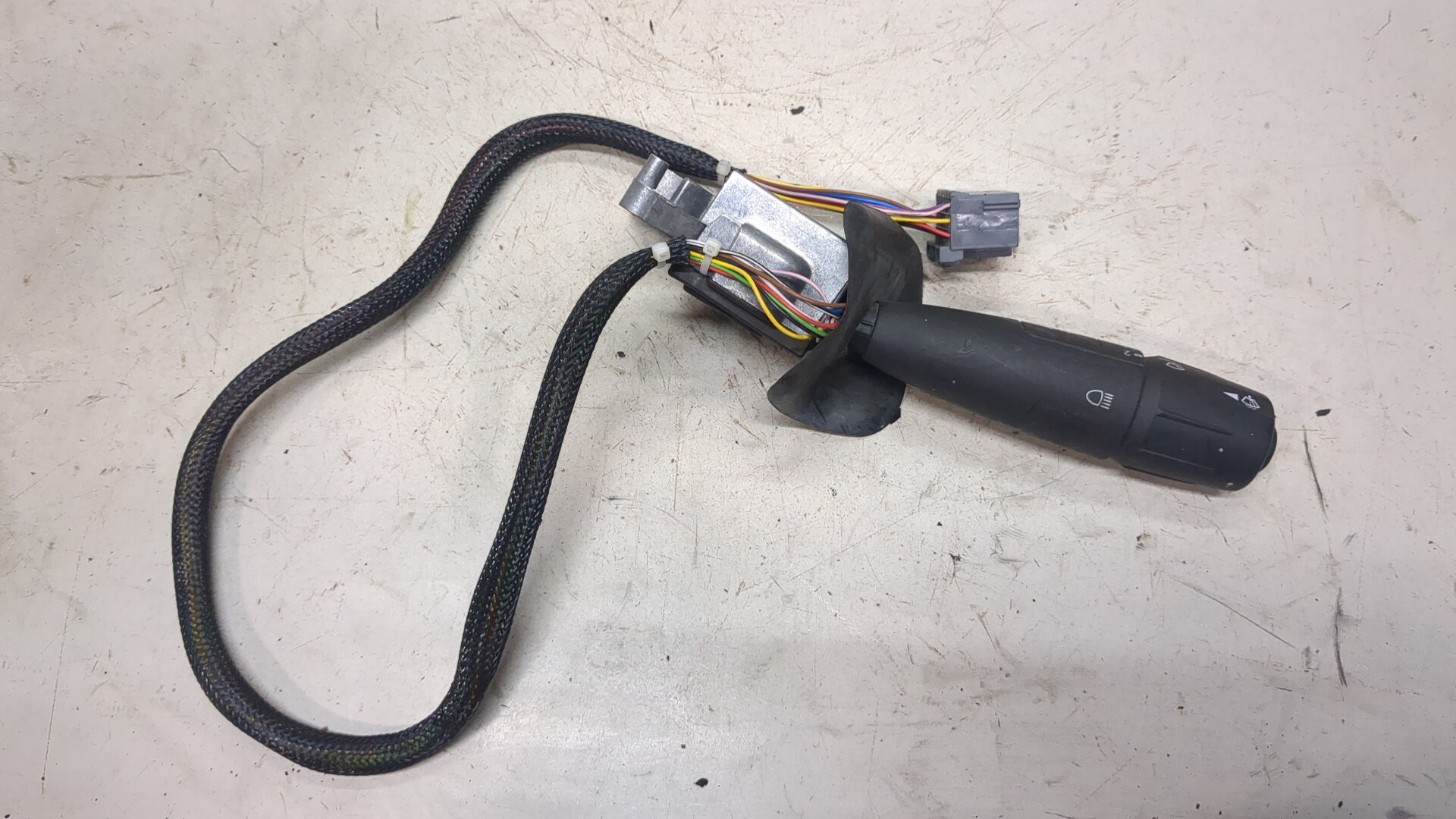 Переключатель поворотов подрулевой