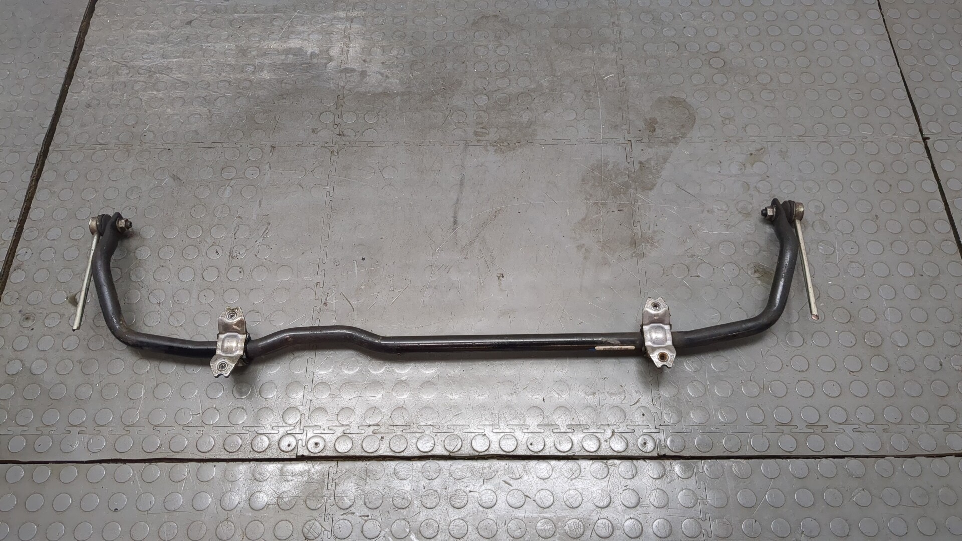 Стабилизатор передний