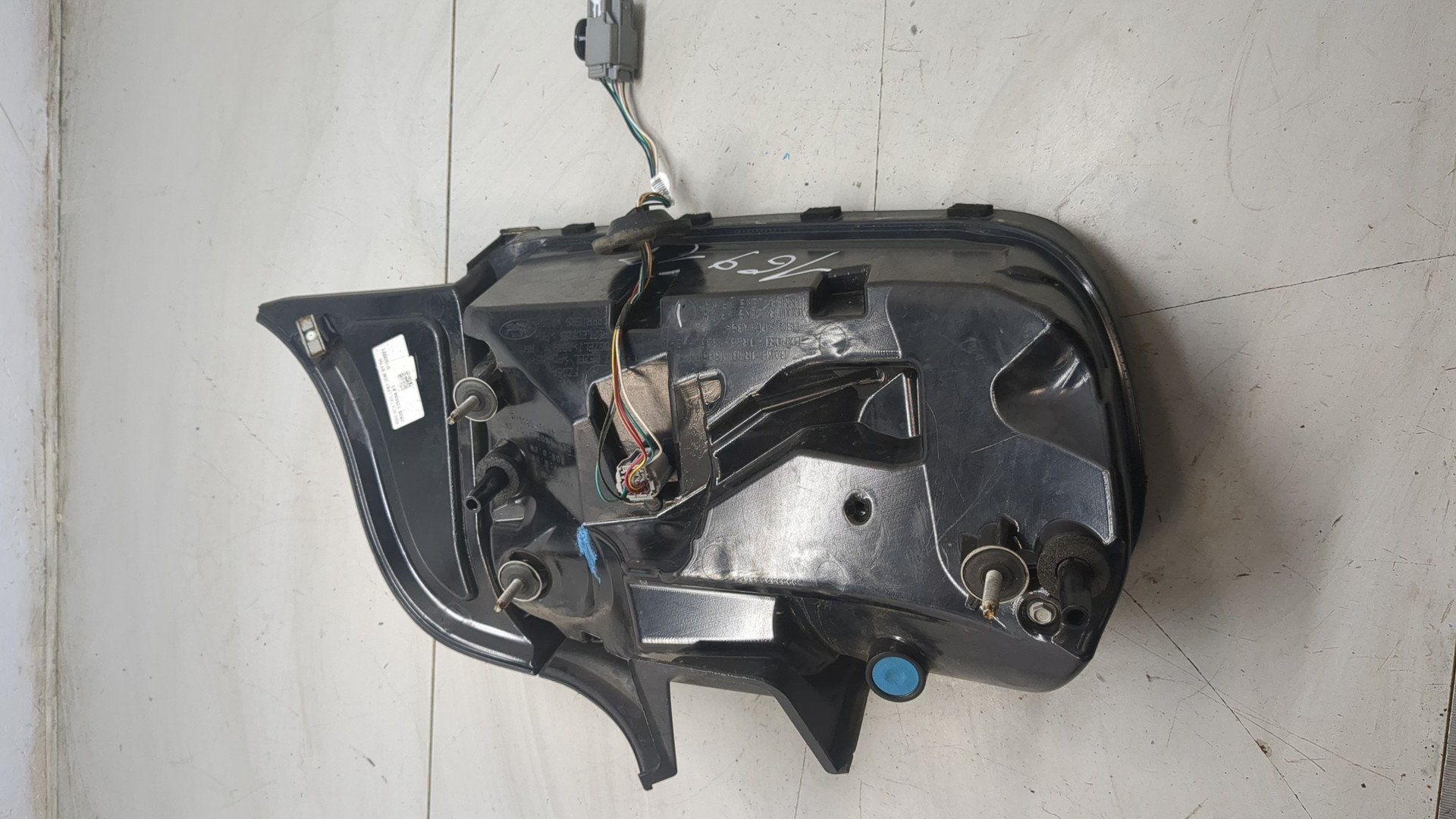 Фонарь задний правый