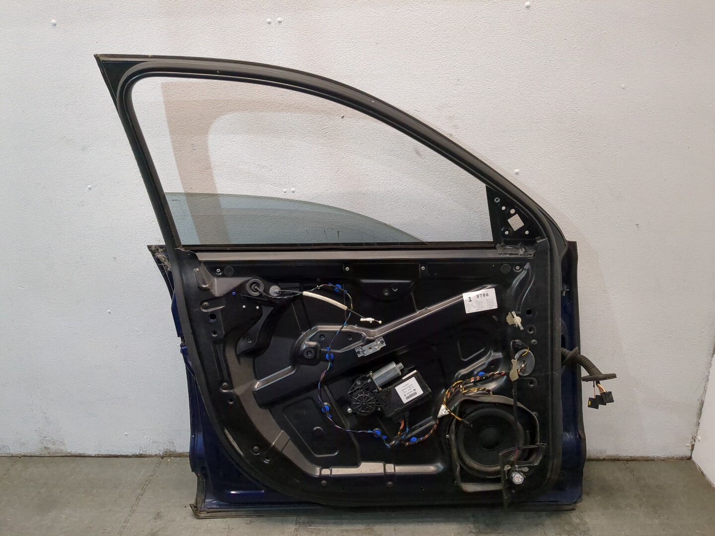 Дверь передняя левая