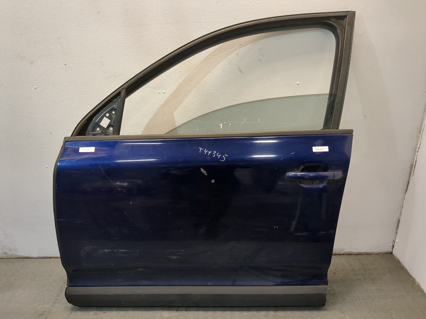 Дверь передняя левая