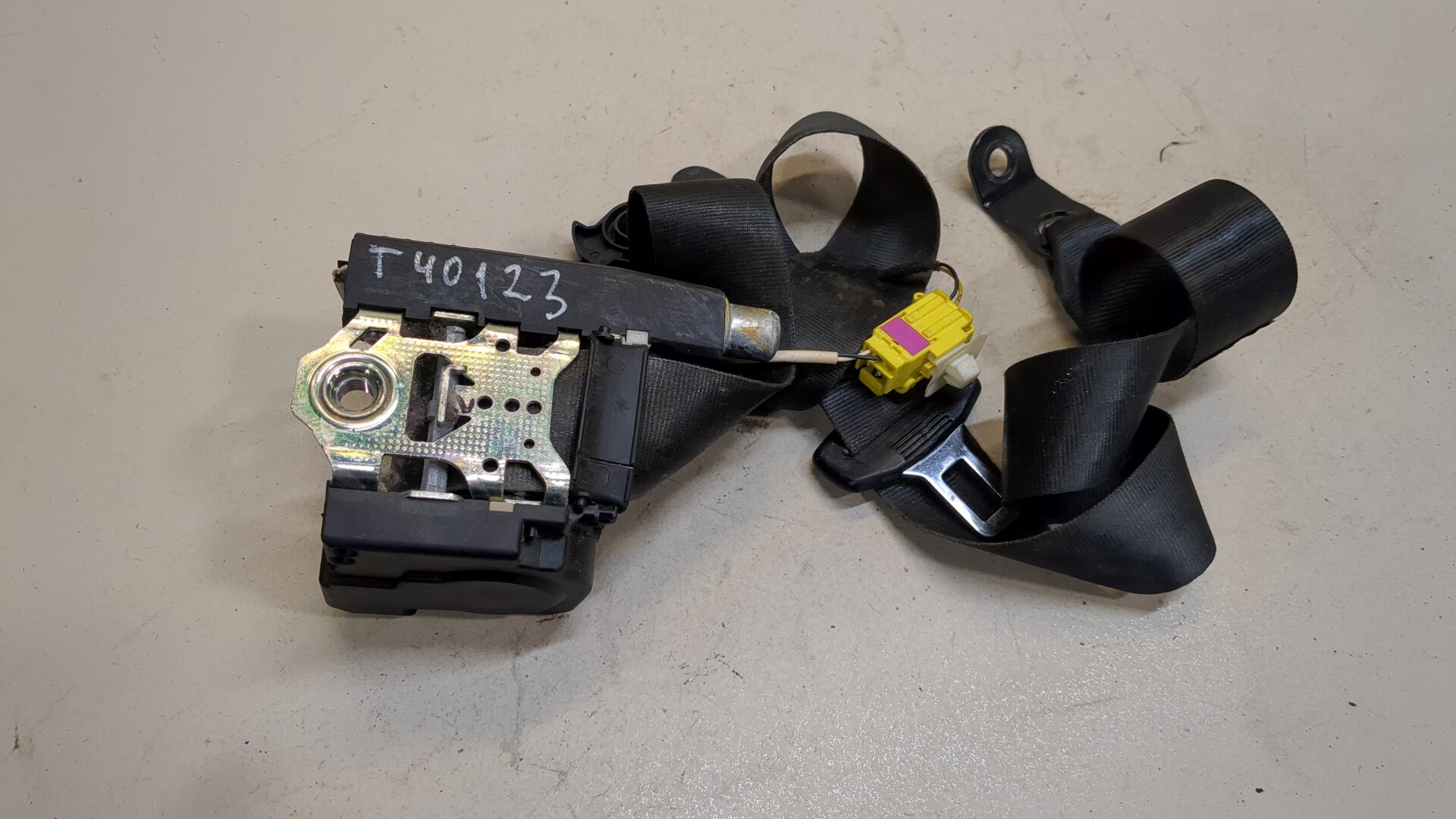 Ремень безопасности