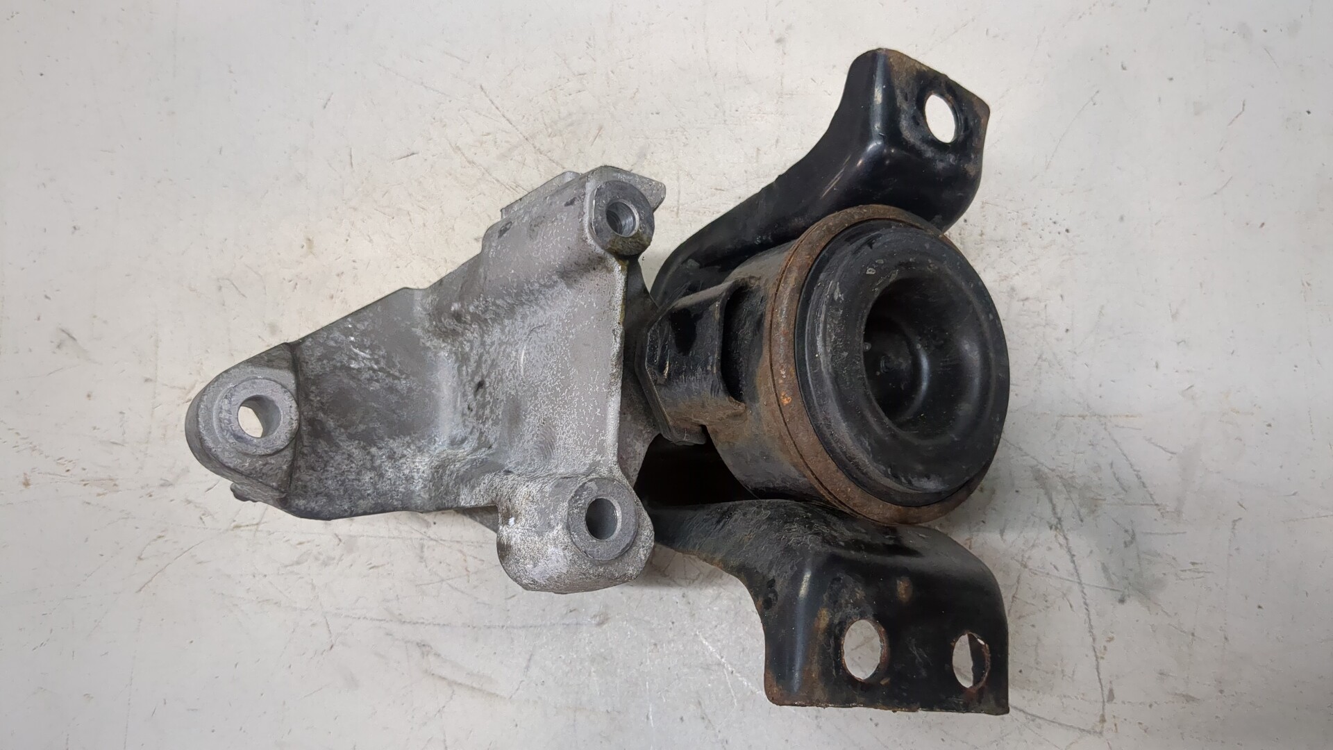 Опора двигателя