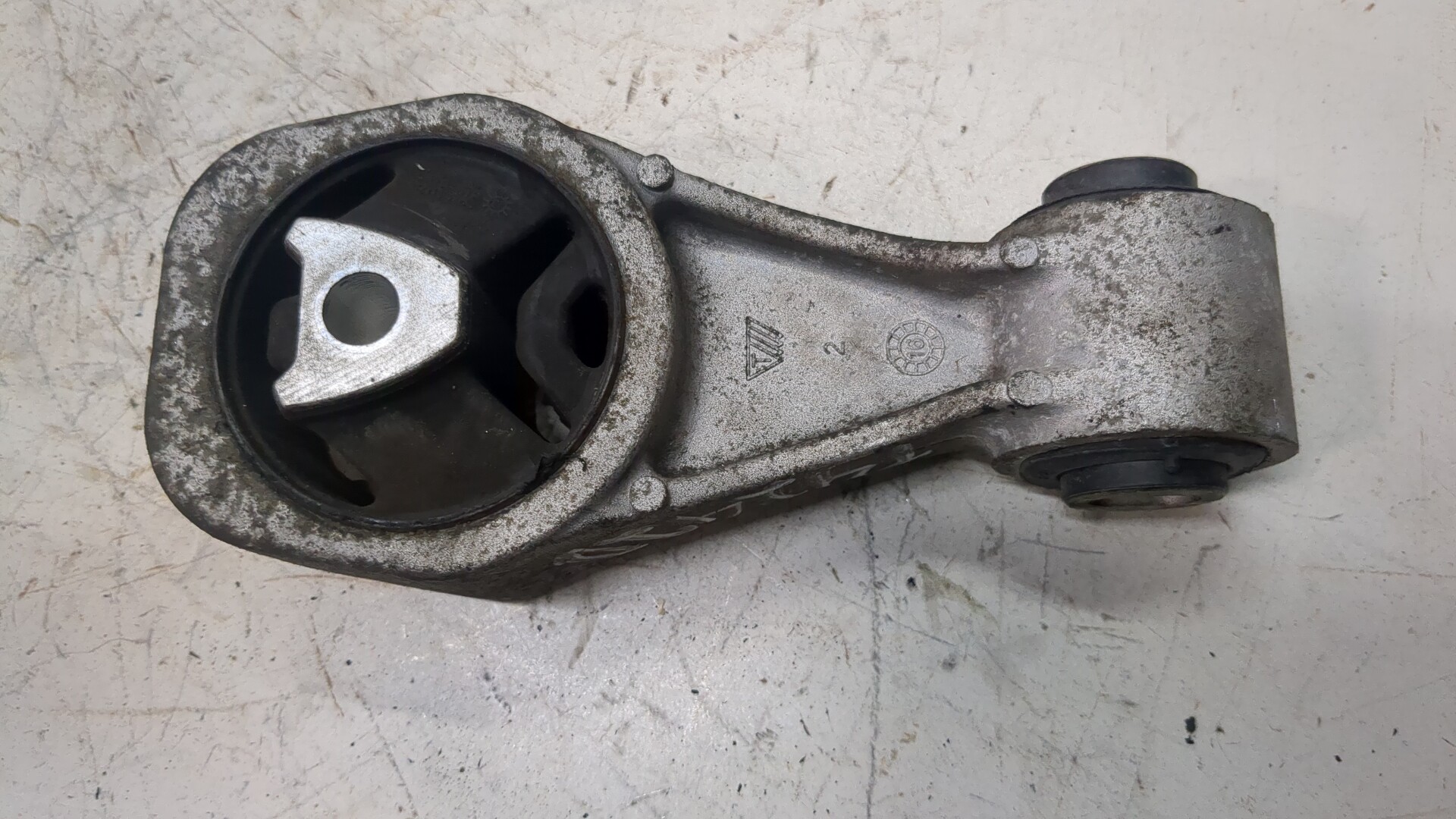 Опора двигателя