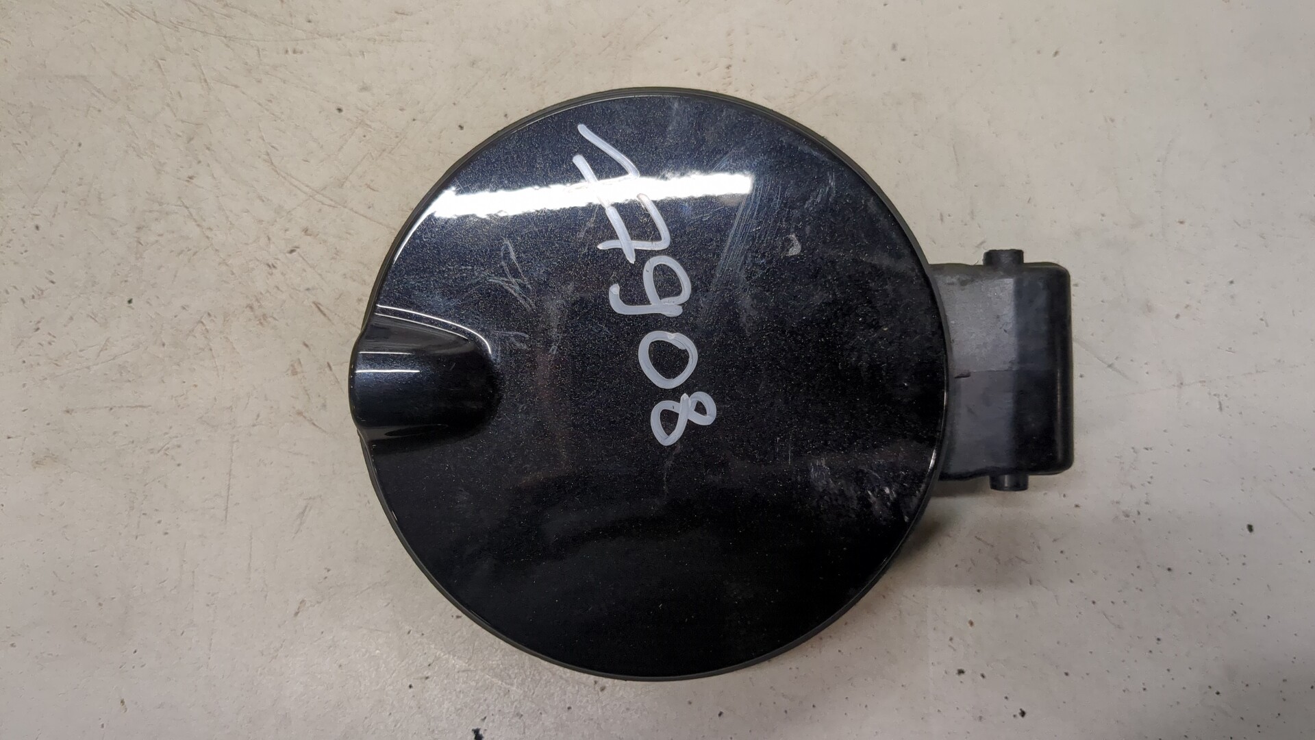 Лючок бензобака