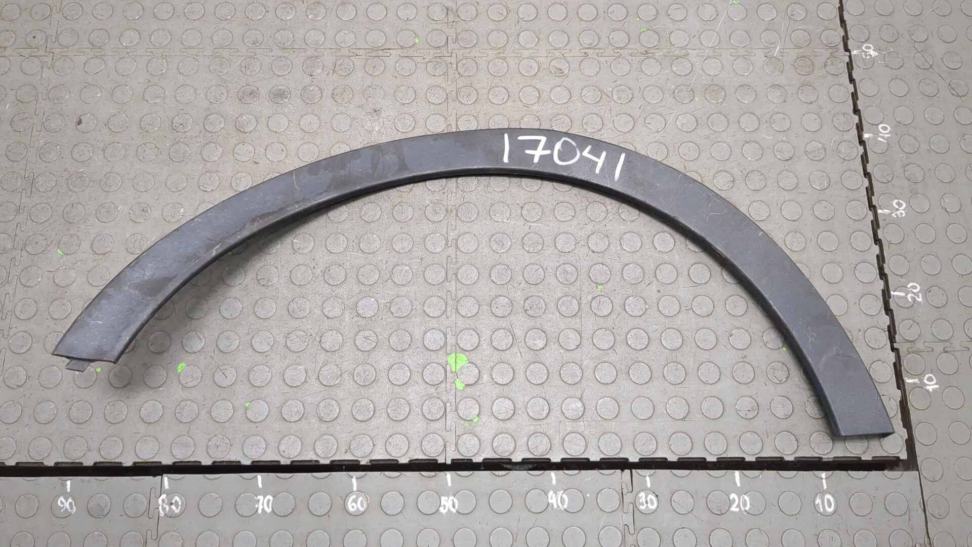 Молдинг заднего крыла правого