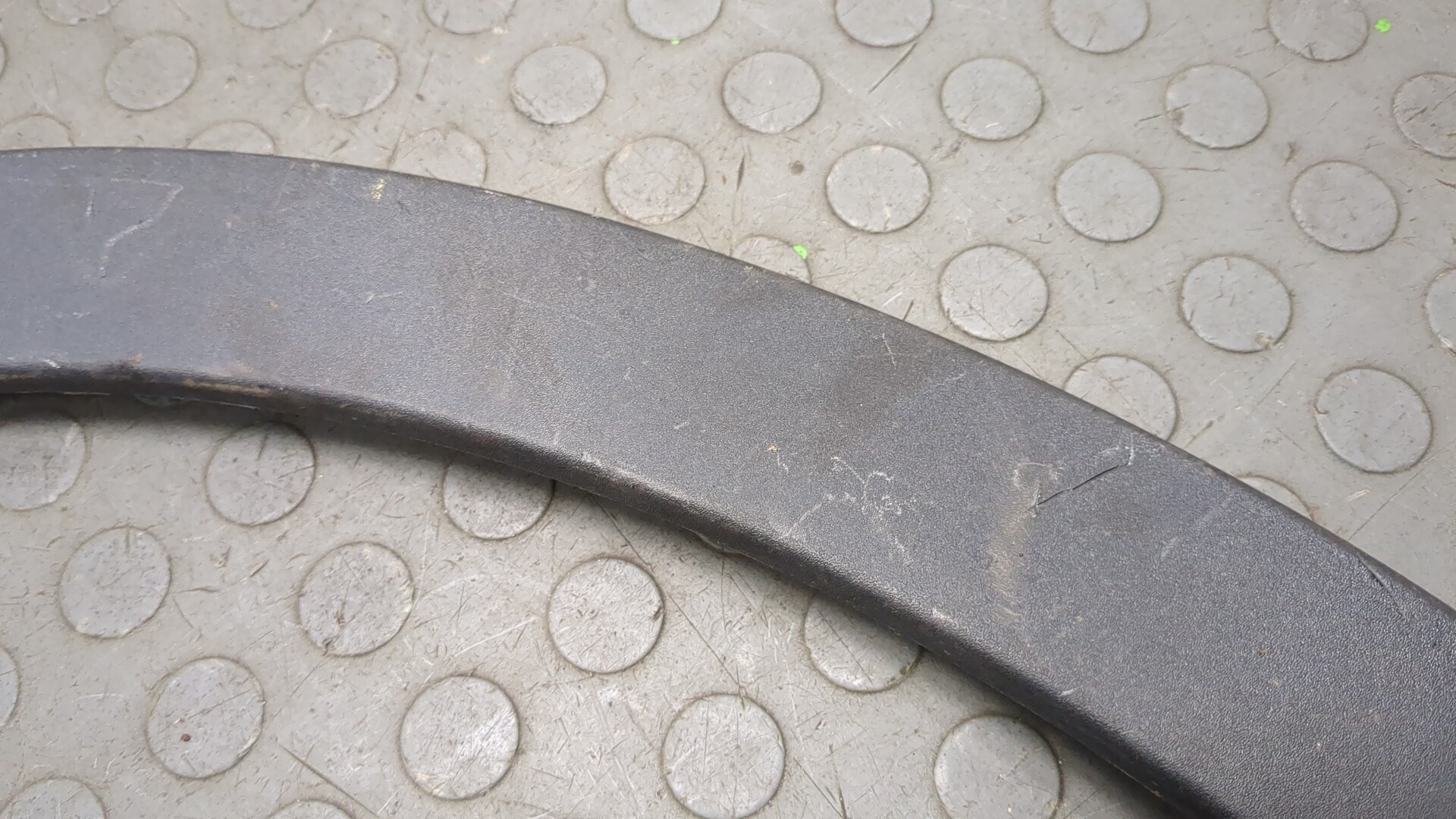 Молдинг заднего крыла правого