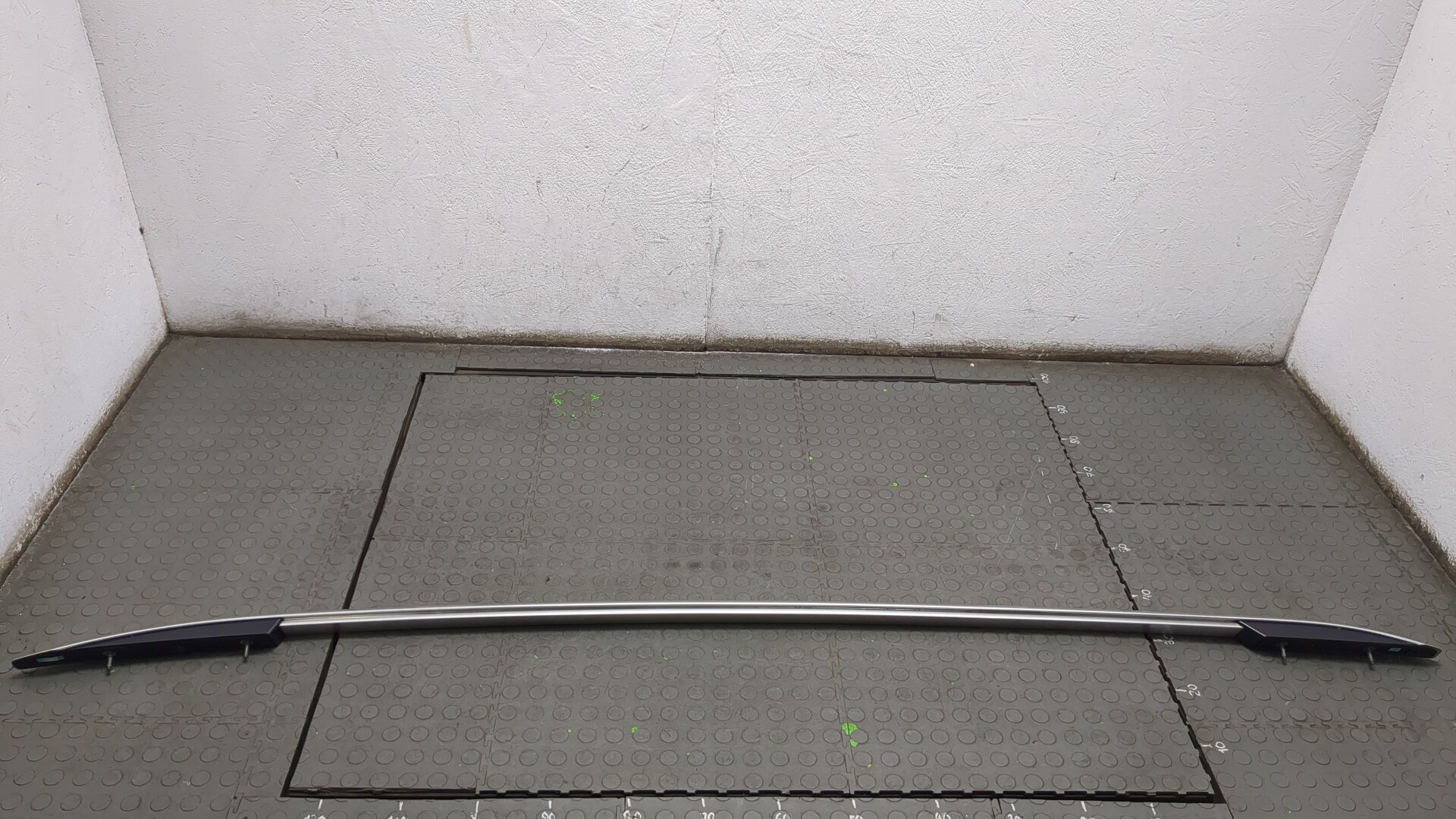 Рейлинг (релинг) левый (планка на крышу)