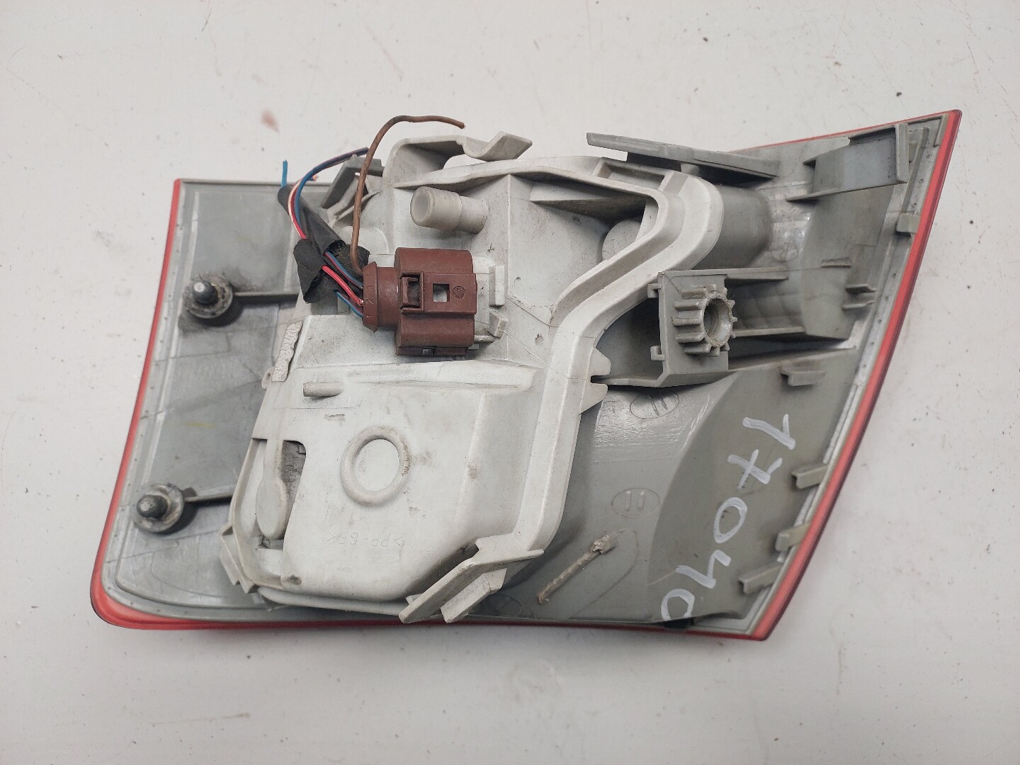 Фонарь задний левый