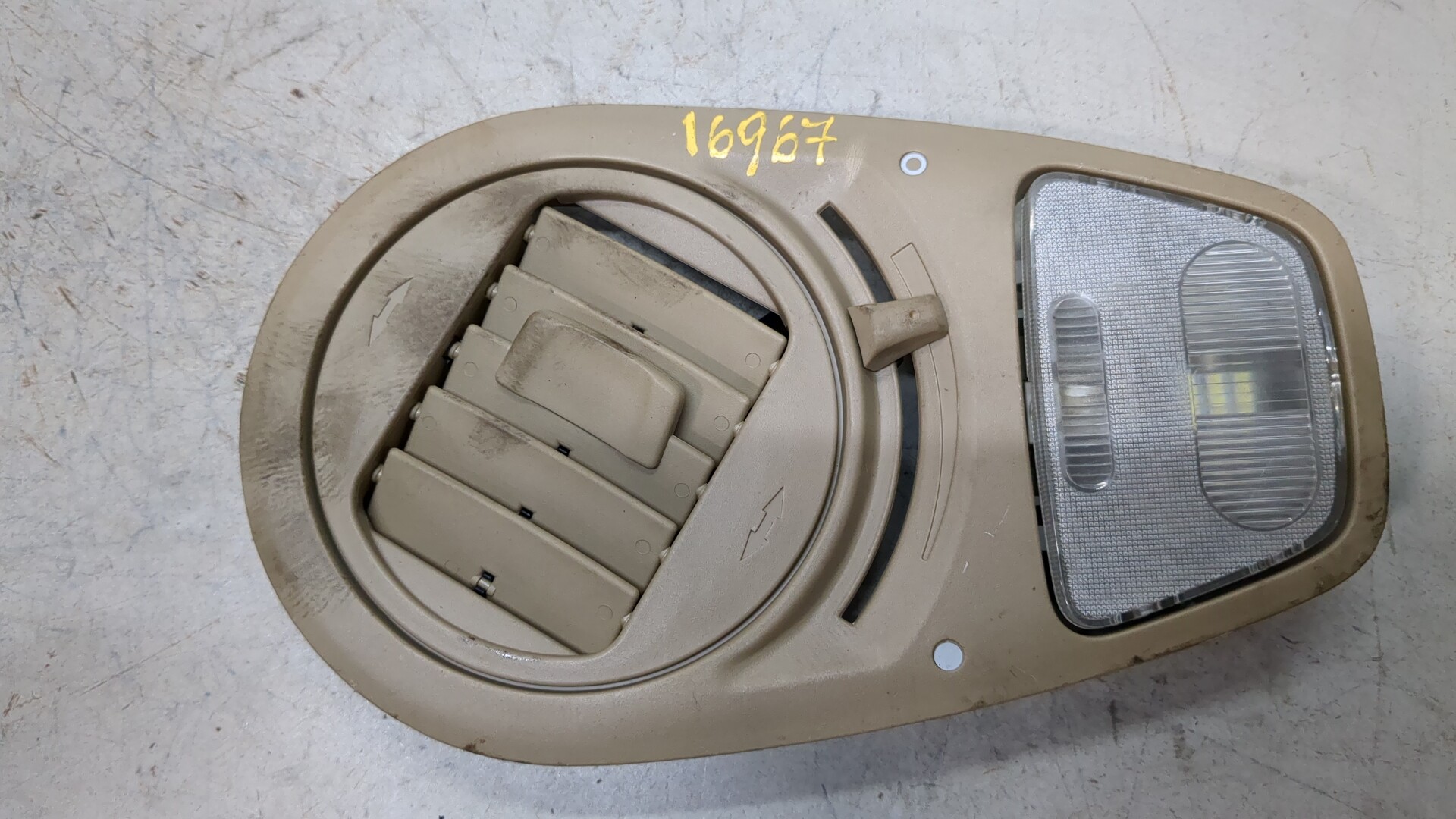 Плафон салонный