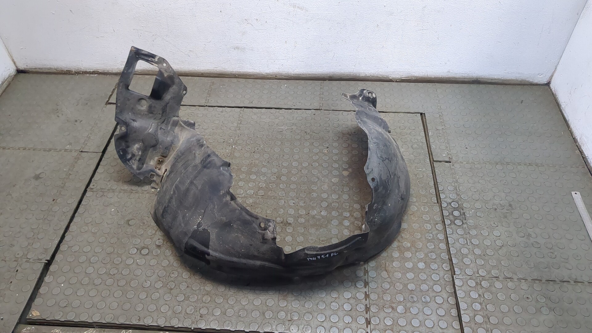 Локер передний левый