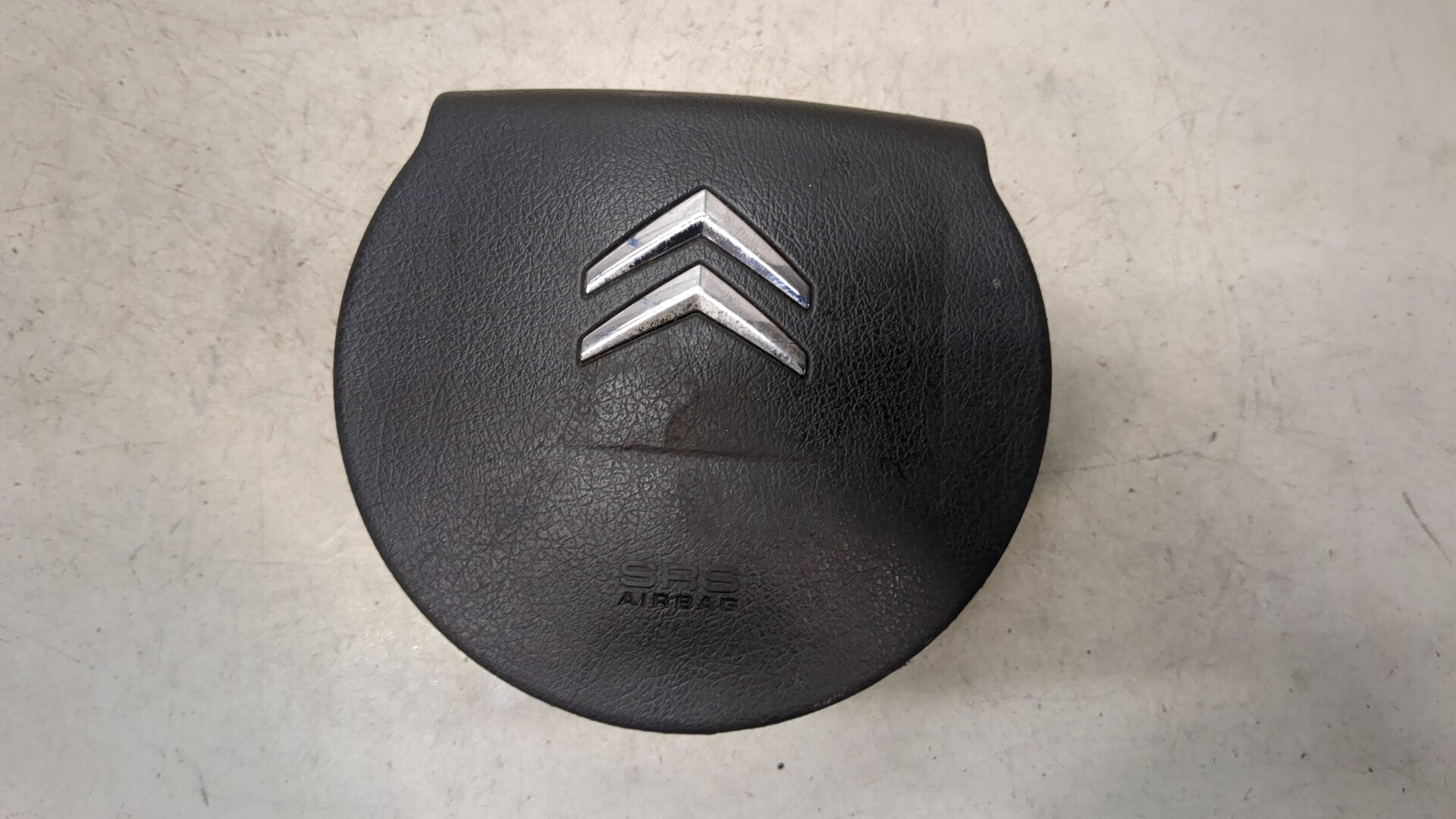 Подушка безопасности в рулевое колесо