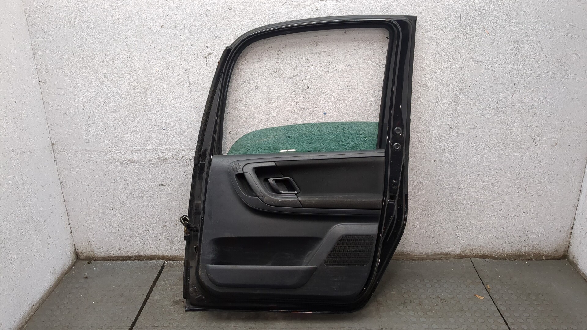 Дверь задняя правая