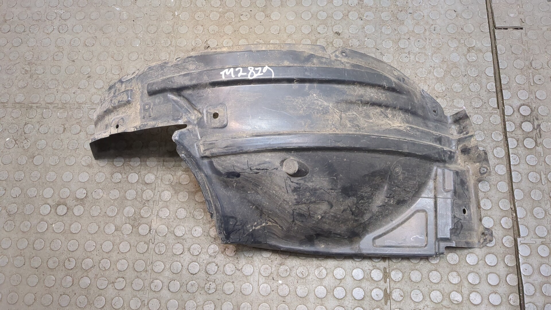 Локер передний правый