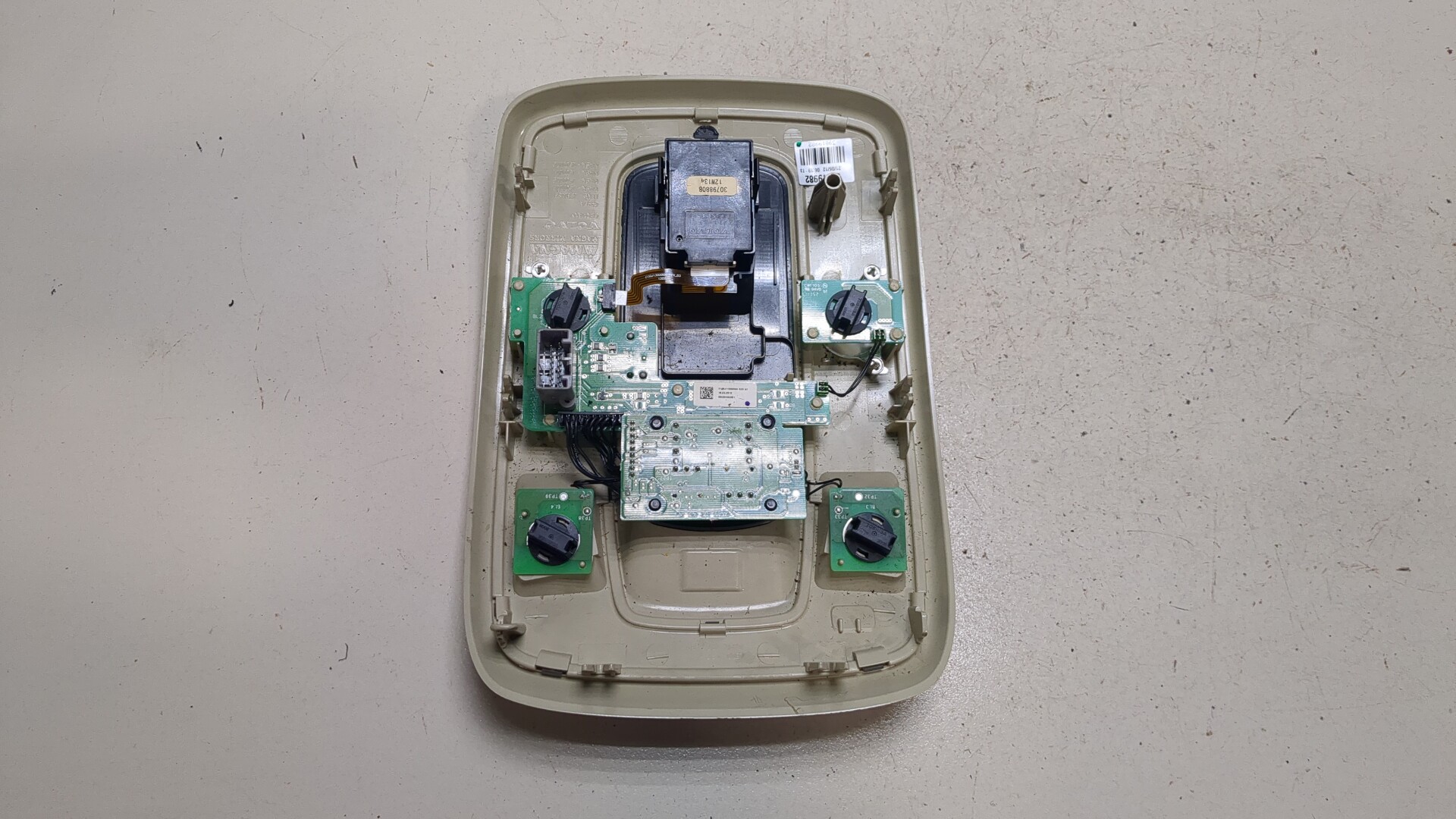 Плафон салонный