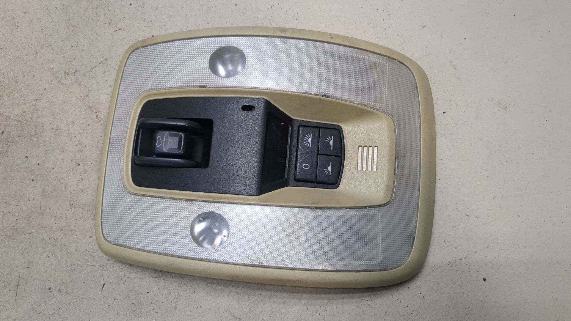 Плафон салонный