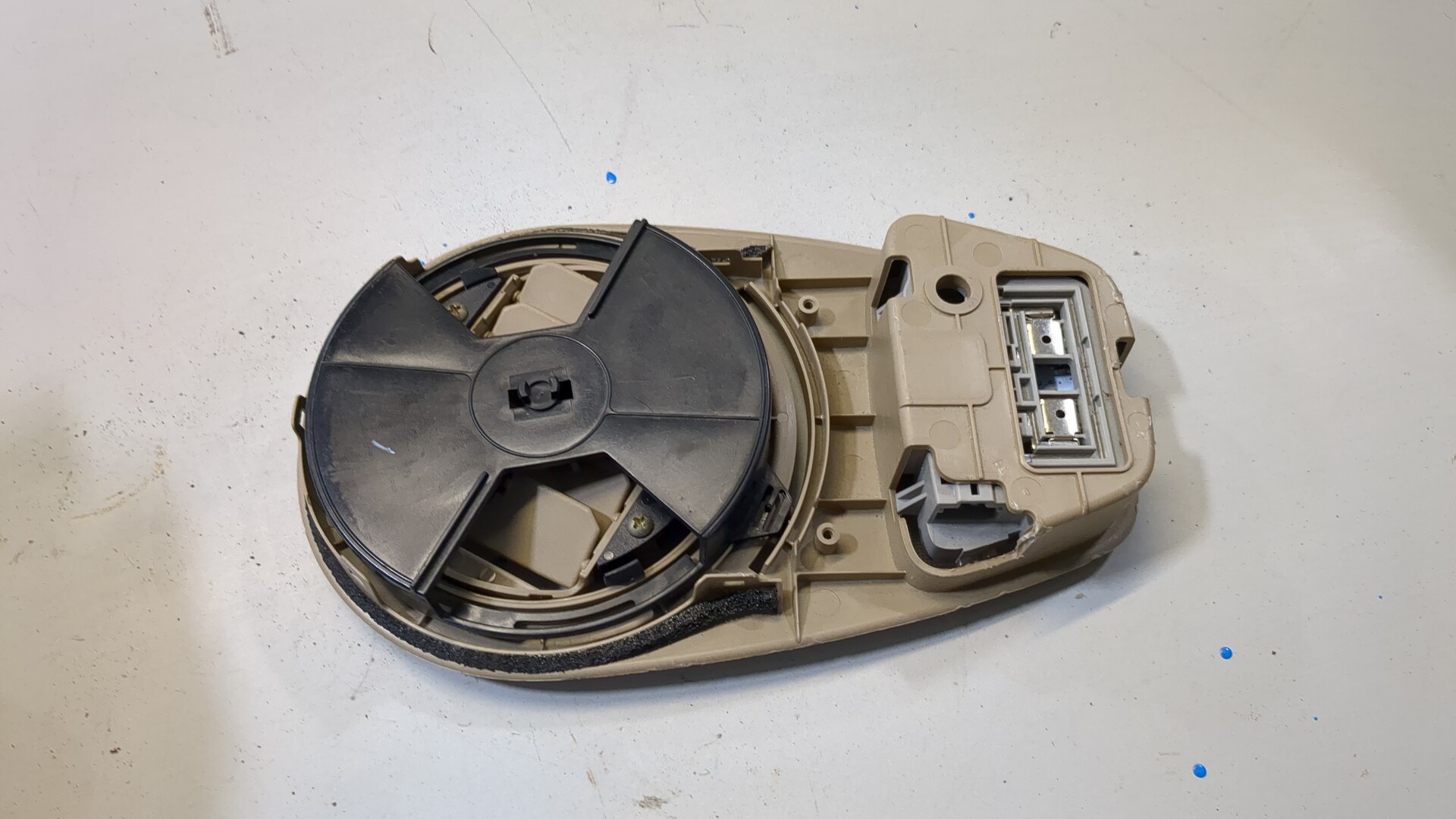 Плафон салонный