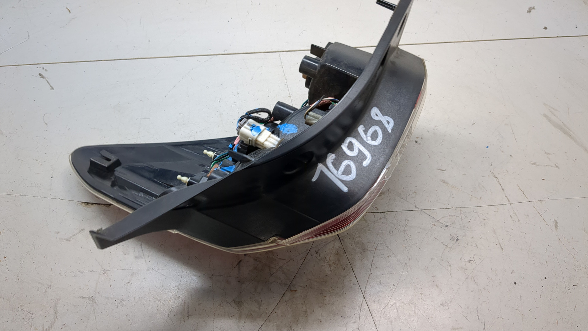 Фонарь задний левый